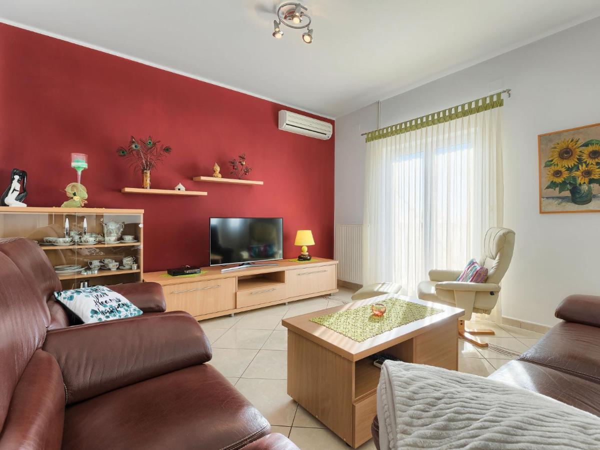 Apartment Laura By Interhome *